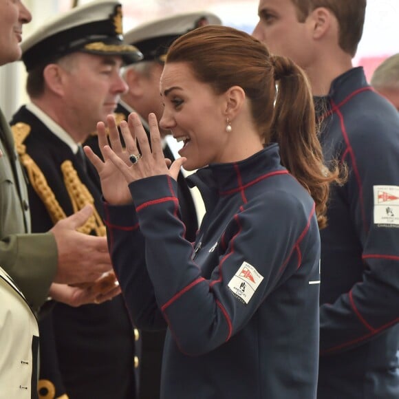 Le prince William et la duchesse de Cambridge, Kate Middleton, assistent à l'America's Cup World Series (ACWS) de Portsmouth, le 26 juillet 2015.