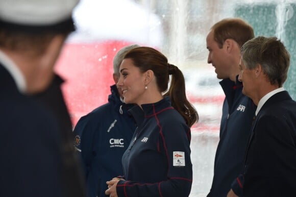 Le prince William et la duchesse de Cambridge, Kate Middleton, assistent à l'America's Cup World Series (ACWS) de Portsmouth, le 26 juillet 2015.