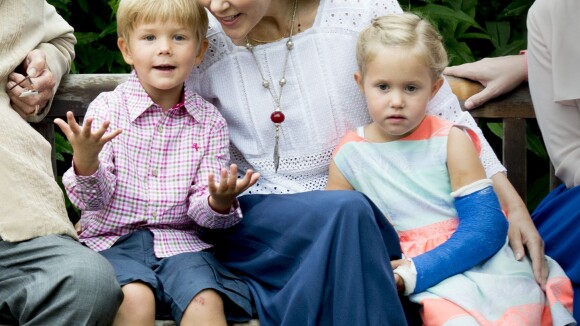 Mary de Danemark : Ses enfants ensoleillent la séance photo de l'été à Gråsten