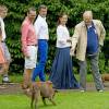 La famille royale de Danemark a pris la pose le 25 juillet 2015 dans le parc du château de Grastenpour la traditionnelle séance photo des vacances d'été.