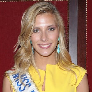 Camille Cerf (Miss France 2015) pose au Grand Hotel à Paris, le 3 juin 2015.