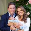 La princesse Madeleine de Suède et son mari Christopher O'Neill pris en photo avec leur bébé le prince Nicolas à la Villa Solliden, en Suède, le 21 juillet 2015.