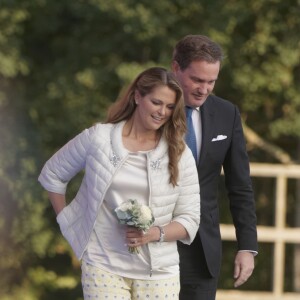 La princesse Madeleine de Suède et son époux Christopher O'Neill prenaient part le 14 juillet 2015 aux célébrations du 38e anniversaire de la princesse Victoria, à Borgholm.