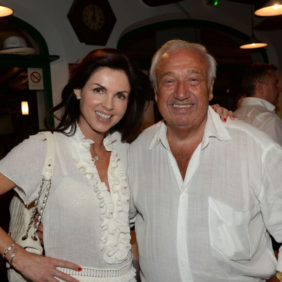 Caroline Barclay et Marcel Campion - Soirée hommage à Eddie Barclay pour les 10 ans de sa disparition, une fiesta blanche avec apéro géant, concours de boules, concerts, sur la place des Lices à Saint-Tropez, le 29 juillet 2015.