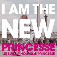 Camille Rowe : Nouvelle Princesse sexy dans les rues de Paris