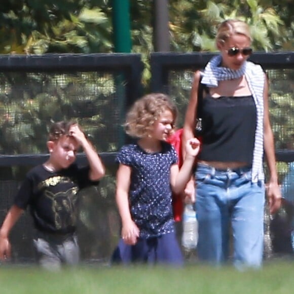 Nicole Richie emmène ses enfants Sparrow et Harlow passer la journée au "Kidspace Children's Museum" à Pasadena, le 22 juillet 2015
