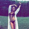 Capucine Anav, sexy en maillot de bain sur Instagram, le vendredi 31 juillet 2015.