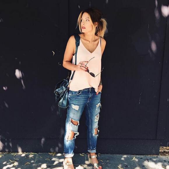 Caroline Receveur : La ravissante blogueuse pose pour Instagram