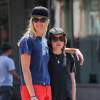 Ellen Page se promène avec sa petite-amie Samantha Thomas à New York, le 3 août 2015.