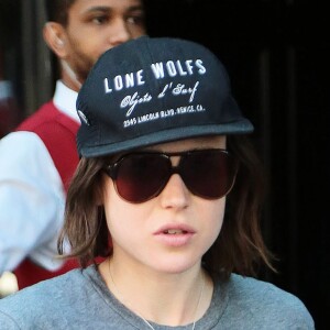 Ellen Page sort de son hôtel à New York, le 3 août 2015. 