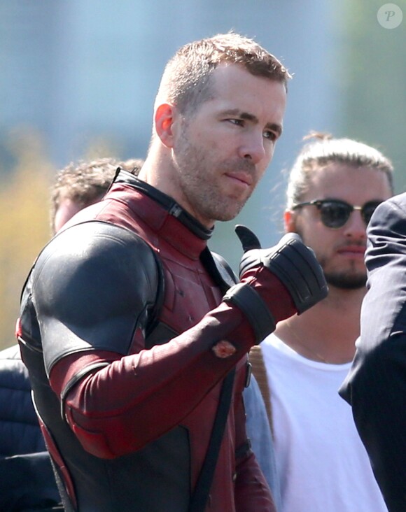 Ryan Reynolds sur le tournage du film " Deadpool " à Vancouver le 17 Avril 2015