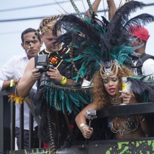 Rihanna participe à la parade du Grand Kadooment lors du Crop Over Festival, à la Barbade. Bridgetown (capitale de la Barbade), le 3 août 2015.