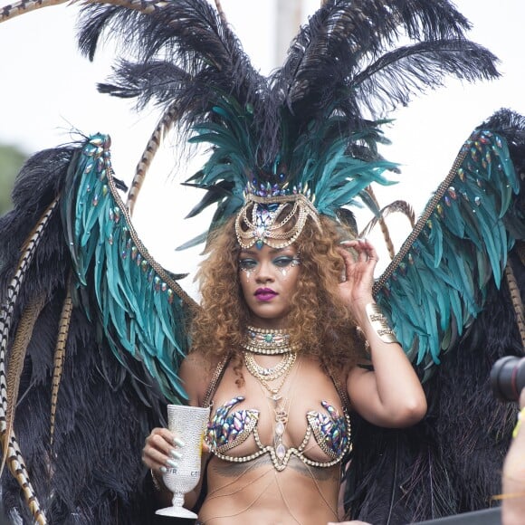 Rihanna participe à la parade du Grand Kadooment lors du Crop Over Festival, à la Barbade. Bridgetown (capitale de la Barbade), le 3 août 2015.