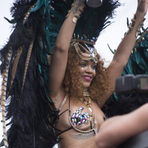 Rihanna participe à la parade du Grand Kadooment lors du Crop Over Festival, à la Barbade. Bridgetown (capitale de la Barbade), le 3 août 2015.