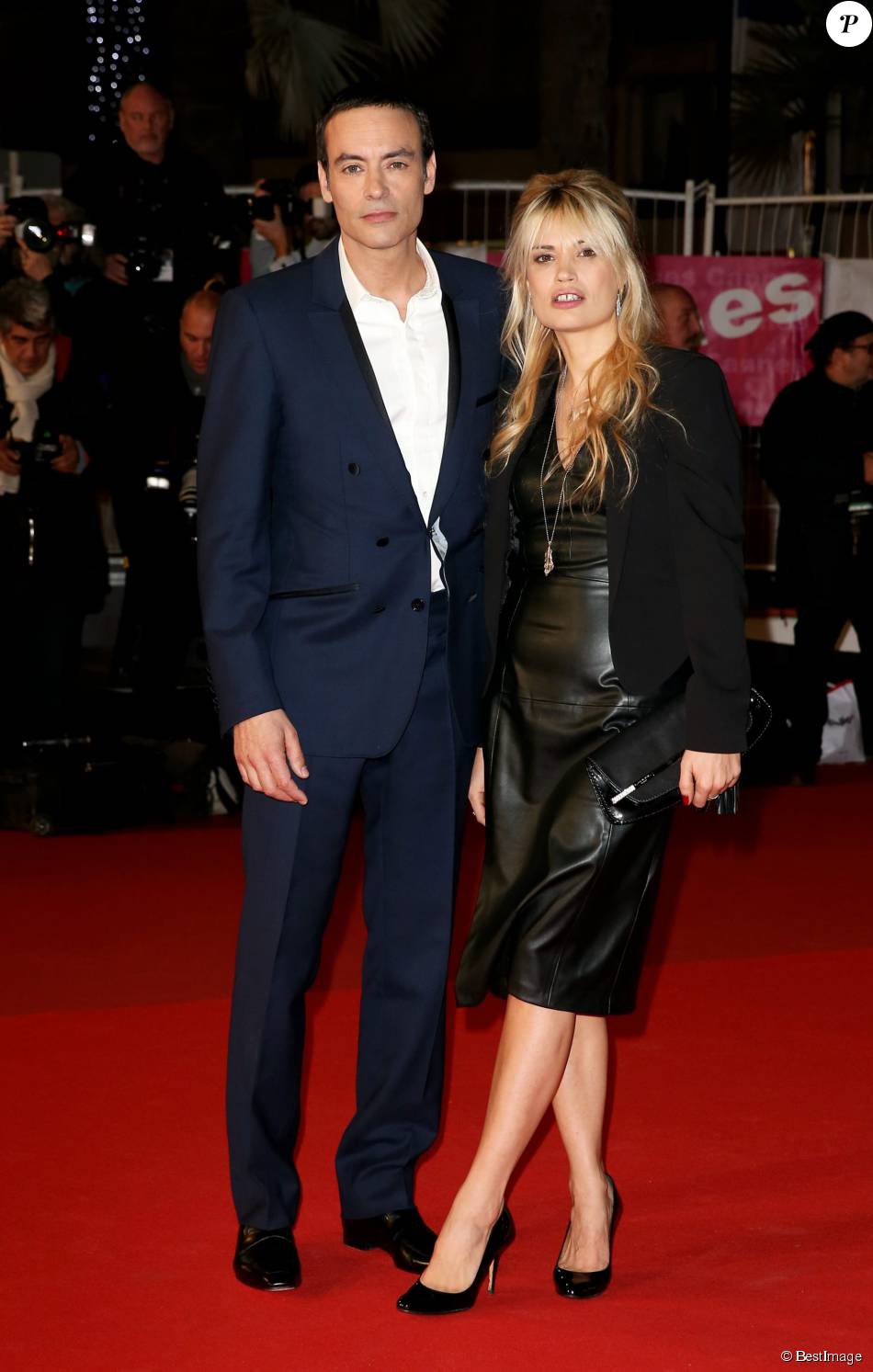 Anthony Delon et une amie aux 16e NRJ Music Awards à Cannes le 13