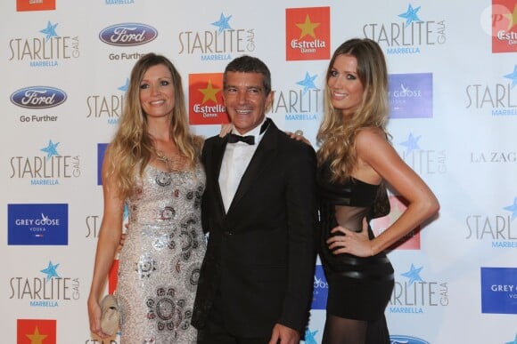 Nicole Kimpel, son compagnon Antonio Banderas et sa soeur Barbara Kimpel - People lors du "Starlite Gala" à Marbella, le 9 août 2015.a