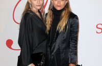 Les soeurs jumelles Mary-Kate et Ashley Olsen aux CFDA Fashion Awards 2015 à New York, le 1er juin 2015.