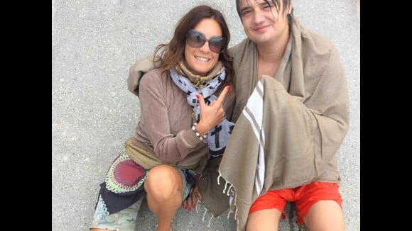 Eve Angeli : Avec Pete Doherty ou topless, ses selfies de vacances !