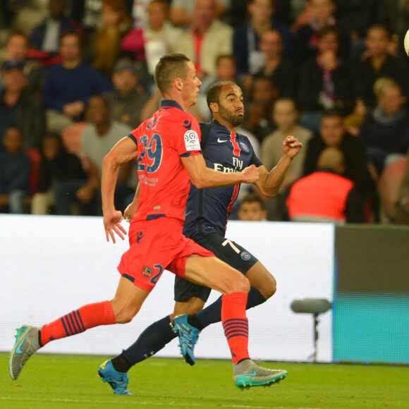 Lucas Moura lors du match PSG-GFC Ajaccio lors de la 2ème journée de la Ligue 1 au Parc des Princes à Paris, le 16 août 2015.