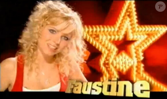 La jolie Faustine en 2006 dans le générique de Star Academy.