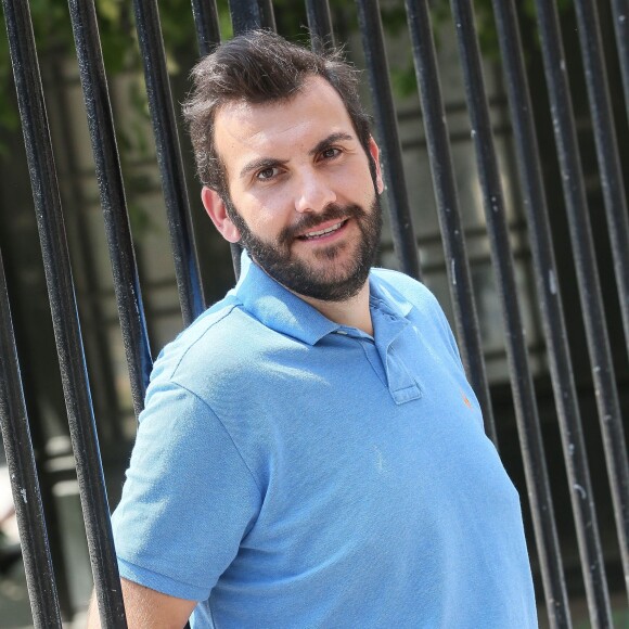 Rendez-vous avec Laurent Ournac, qui a perdu 45kg, place des Vosges à Paris. Le 2 juillet 2015.