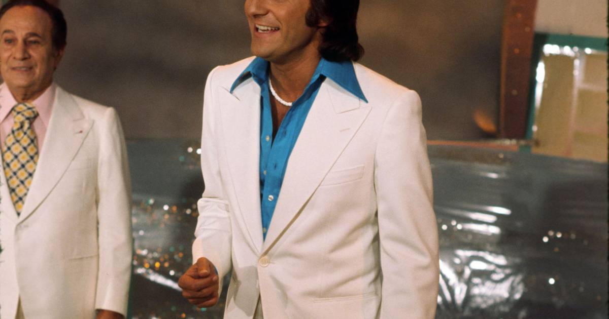 Archives Tino Rossi et son fils Laurent Rossi sur un plateau en 1975 Purepeople Archives Tino Rossi et son fils Laurent Rossi sur un plateau en 1975 Purepeople