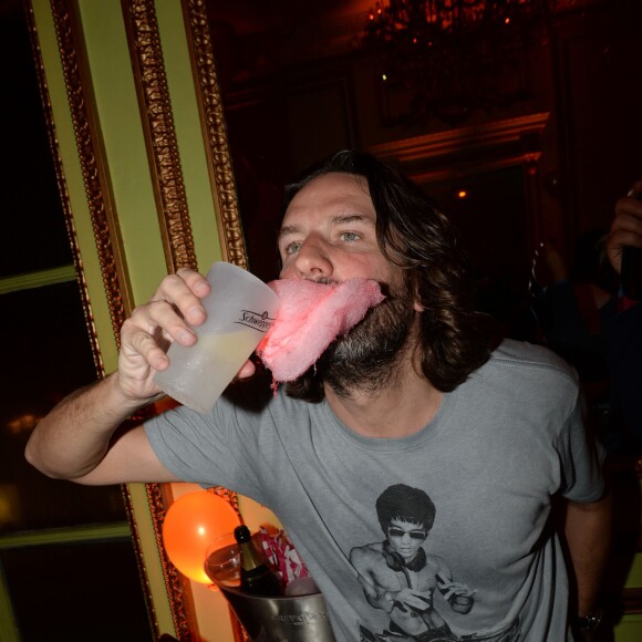 Frédéric Beigbeder - Soirée Villa Schweppes chez Maxim's à Paris, le 16 avril 2015.