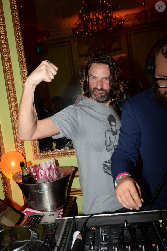 Frédéric Beigbeder - Soirée Villa Schweppes chez Maxim's à Paris, le 16 avril 2015.