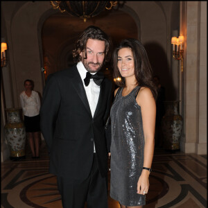 Frédéric Beigbeder et sa compagne Lara à l'hôtel Shangri La à Paris, le 19 janvier 2011 