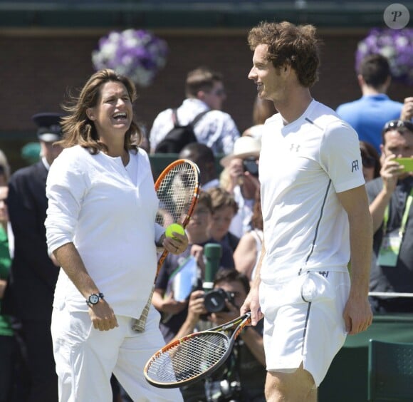 Amélie Mauresmo, enceinte, et Andy Murray à Wimbledon à Londres le 9 juillet 2015. La championne française a accouché le 16 août 2015 de son premier enfant.