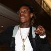 Wiz Khalifa sur son Hoverboard, à l'aéroport de Los Angeles, le 18 août 2015.