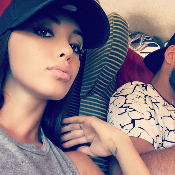 Nabilla : dans le train avec son amoureux Thomas Vergara ?