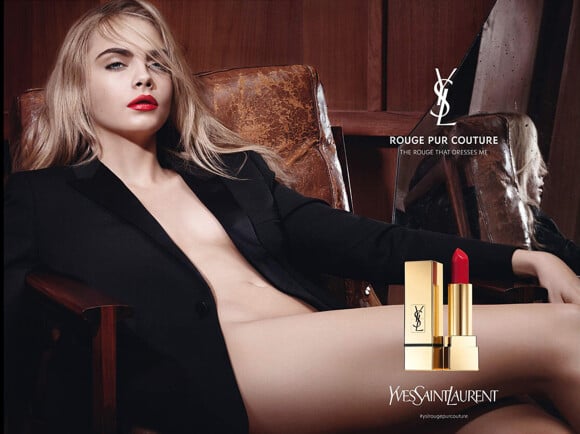 Cara Delevingne pose nue pour le nouveau rouge à lèvres de Yves Saint Laurent.