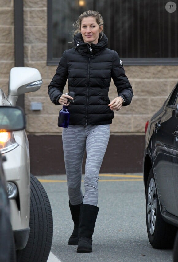 Exclusif - Gisele Bundchen à la sortie de son cours de yoga à Boston, le 3 janvier 2015