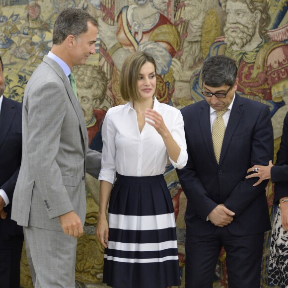 La reine Letizia faisait avec le roi Felipe VI d'Espagne sa rentrée le 2 septembre 2015 au palais de la Zarzuela à l'occasion de plusieurs audiences.