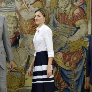 La reine Letizia faisait avec le roi Felipe VI d'Espagne sa rentrée le 2 septembre 2015 au palais de la Zarzuela à l'occasion de plusieurs audiences.