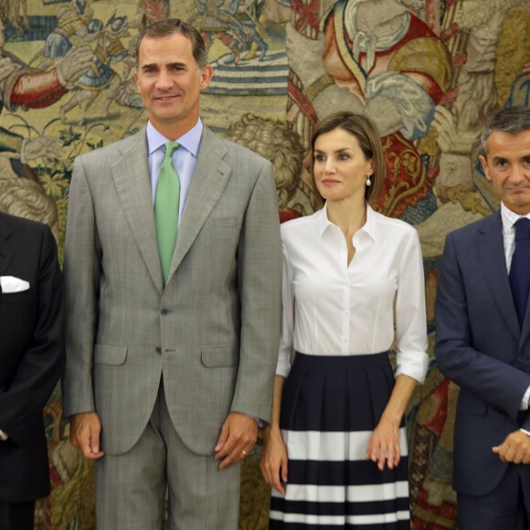 La reine Letizia faisait avec le roi Felipe VI d'Espagne sa rentrée le 2 septembre 2015 au palais de la Zarzuela à l'occasion de plusieurs audiences.