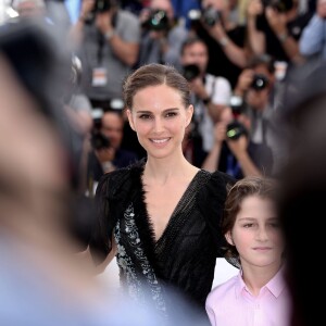 Natalie Portman, Amir Tessler - Photocall du film "Une histoire d'amour et de ténèbres" lors du 68e Festival International du Film de Cannes. Cannes, le 17 mai 2015