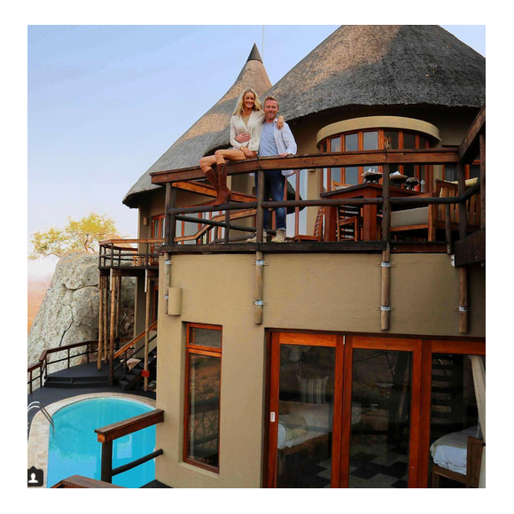 Ronan Keating et sa femme Storm Uechtritz sont en lune de miel sur l'île de Frégate non loin des Seychelles / photo postée sur Instagram.