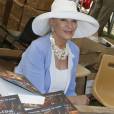 La princesse Michael de Kent dédicaçait ses deux premiers romans lors du salon La Forêt des livres à Chanceaux-près-Loches, le 30 août 2015.