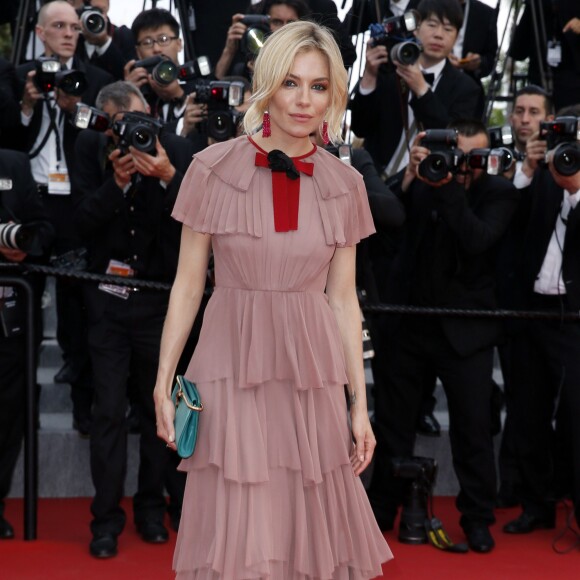 Sienna Miller lors de la projection du film "Macbeth" au 68e Festival de Cannes, le 23 mai 2015.