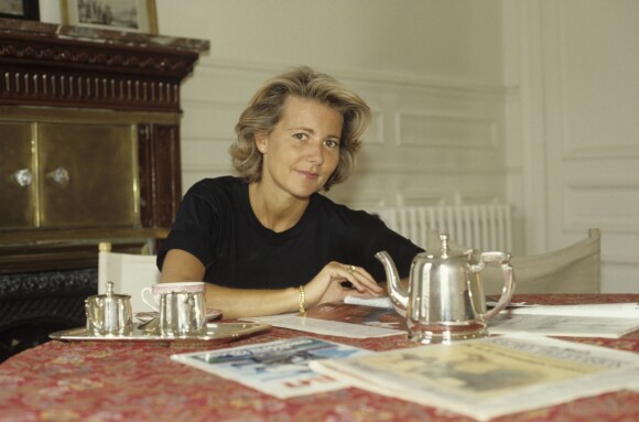 Archives - Claire Chazal chez elle en juillet 1991.