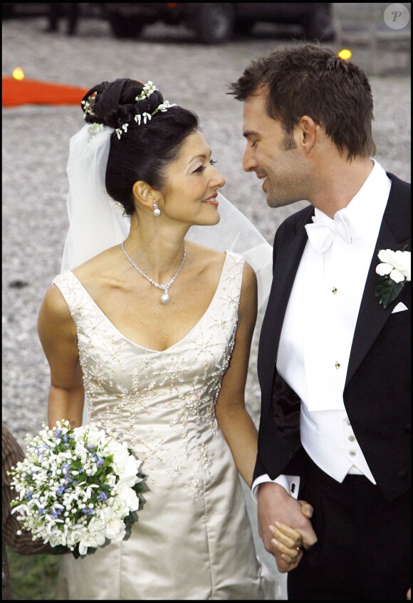 Mariage de la comtesse Alexandra de Frederiksborg, ex-femme du prince Joachim, et Martin Jorgensen le 3 mars 2007 au sud de Copenhague, en présence des princes Nikolai et Felix. La comtesse a annoncé en septembre 2015 leur divorce, après huit ans d'un mariage célébré en mars 2007.