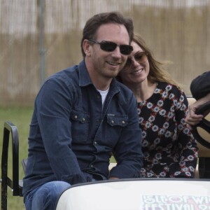 Geri Halliwell et son mari Christian Horner - Geri Halliwell et son mari viennent faire un tour au Festival de l'Ile de Wight le 13 juin 2015.