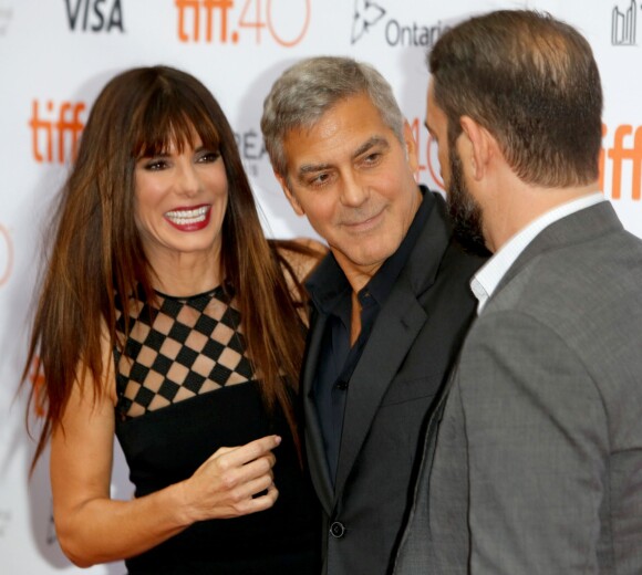 Sandra Bullock et George Clooney - Avant-première du film "Our Brand is Crisis" lors du festival du film de Toronto au Canada le 11 septembre 2015.