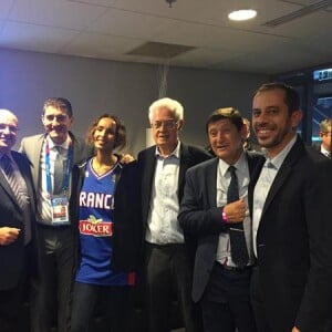 Sonia Rolland au stade Pierre Mauroy de Lille le 12 septembre 2015 avec Jean-Pierre Siutat, Lionel Jospin et Patrick Kanner