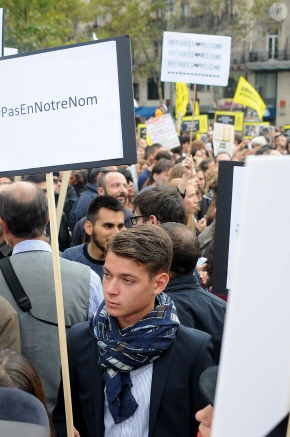 Léonard Trierweiler - Manifestation Place de la République à Paris, en faveur des réfugiés, le 5 septembre 2015