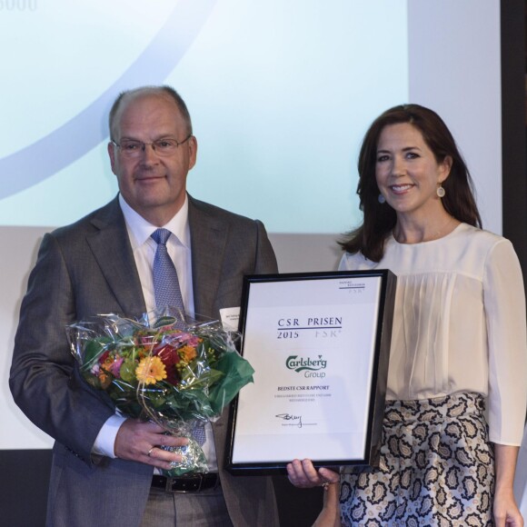 La princesse Mary de Danemark le 7 septembre 2015 à la Bourse de Copenhague pour une remise de prix.