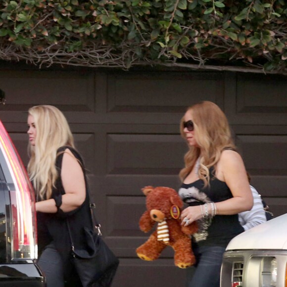 Mariah Carey passe la journée avec ses enfants Monroe et Moroccan dans un parc d'attraction avec un ami à Malibu, le 7 septembre 2015, puis se rend à la foire "Kiwanis Chili Cook-Off And Fair".
