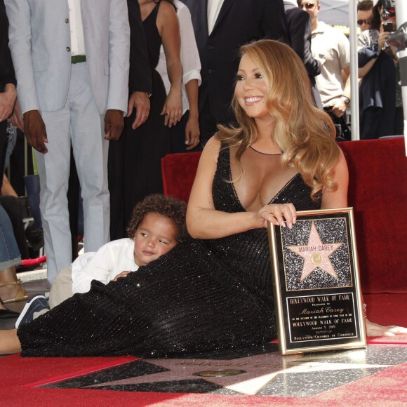 Mariah Carey et son fils Moroccan - Mariah Carey reçoit son étoile sur le Walk of Fame à Hollywood, le 5 août 2015.